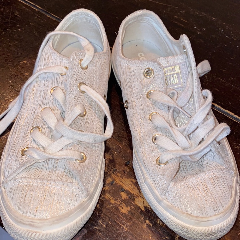 Converse gold cream size 1